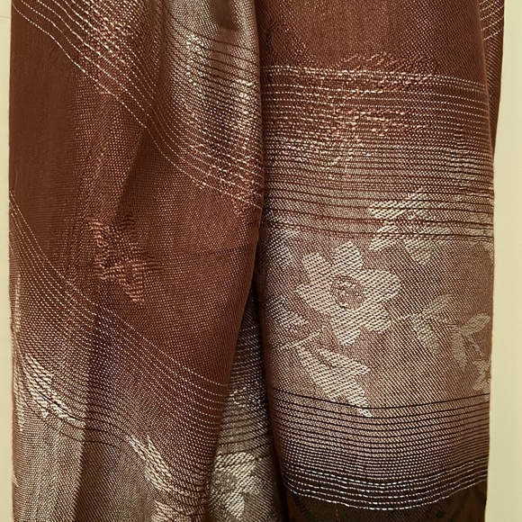 Brown floral scarf - Picture 2 of 4